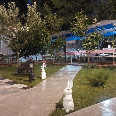 Vila Hyseni Durrës 외부 사진