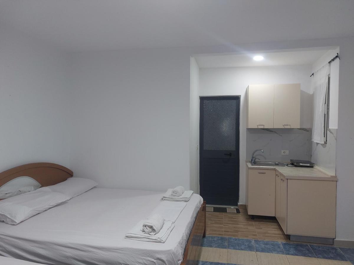 Vila Hyseni Durrës 외부 사진