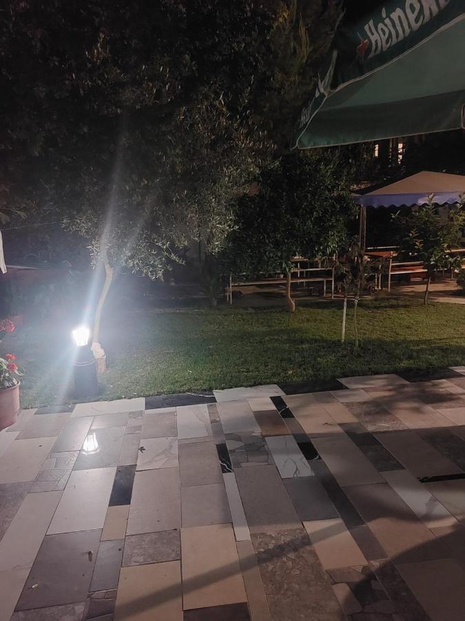 Vila Hyseni Durrës 외부 사진